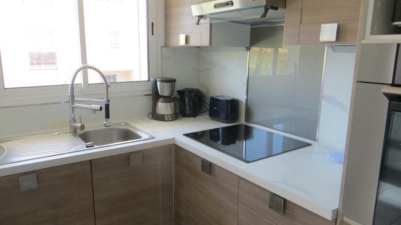 Apartment Le Neulos, T2 40m2 Avec Garage Prive, 150 M De La Mer, Avenue Roussillon Canet-plage